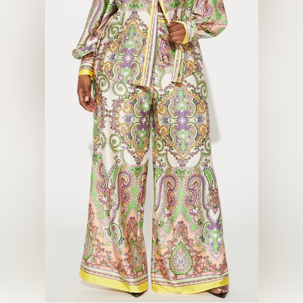 Fashion Nova Maldives Satin Brocade Wide Leg Side Zip Paisley Size 2X Multicolor